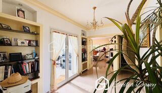  Villa  vendre 7 pices 210 m