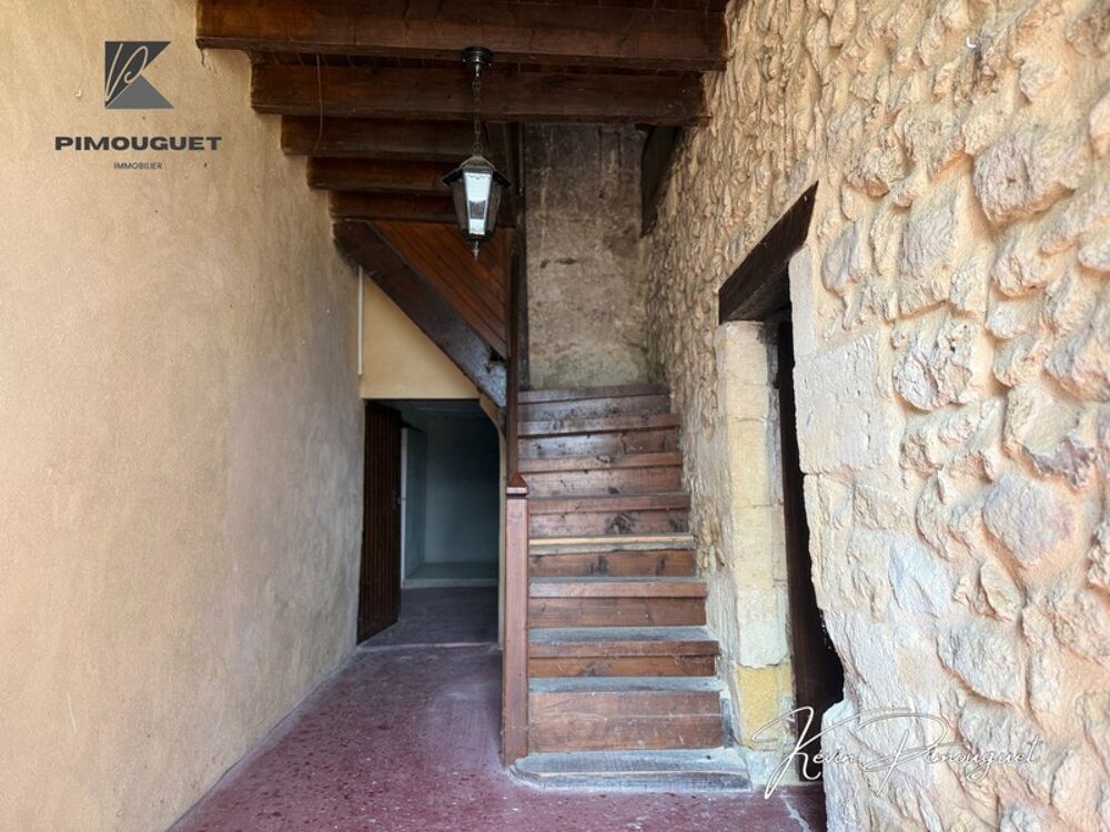 Ancien chai viticole à réinventer  180 m² à aménager, cour intérieure & dépendances  900 m² de terrain