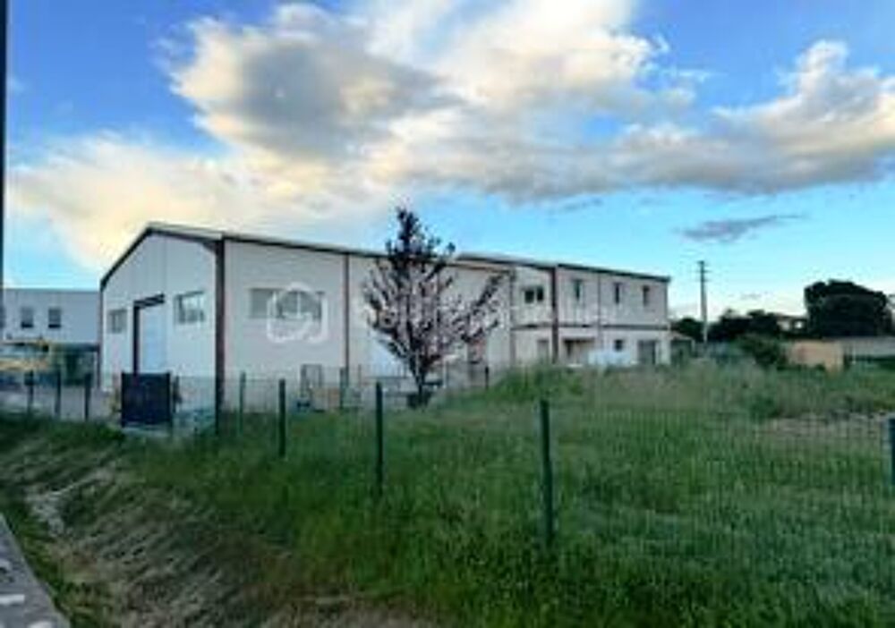 Vente Immeuble VILLENEUVE-BATIMENT INDUSTRIEL, 2 LOGEMENTS, 2 HANGARS, TERRAIN 1050M² Villeneuve