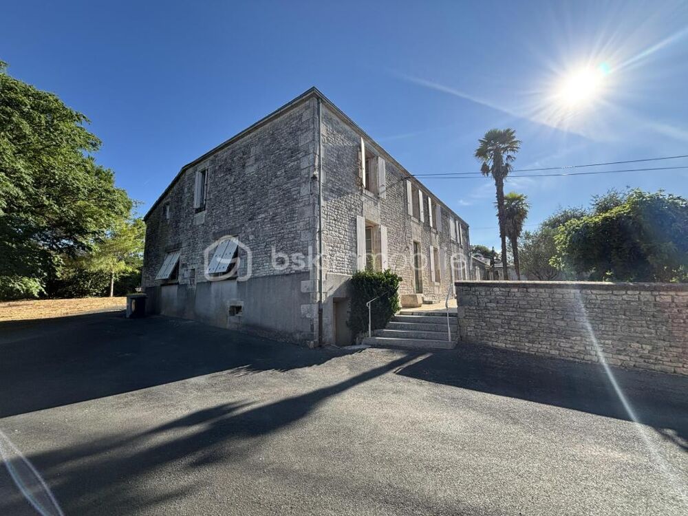 Maison 10 pièces 213 m² · à Nieul sur L Autise · 213 m² · 259 000 €