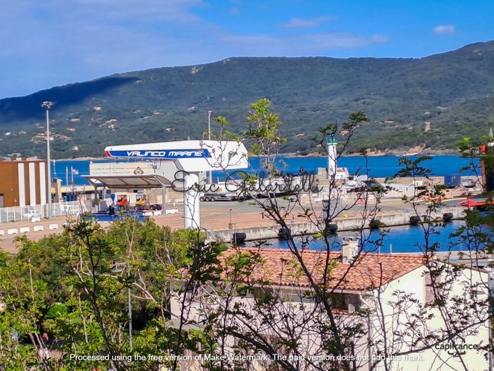 PORT DE PROPRIANO : Votre appartement 3 pièces en duplex lumineux et calme sur cour en plein centre ville, plage et port au pi