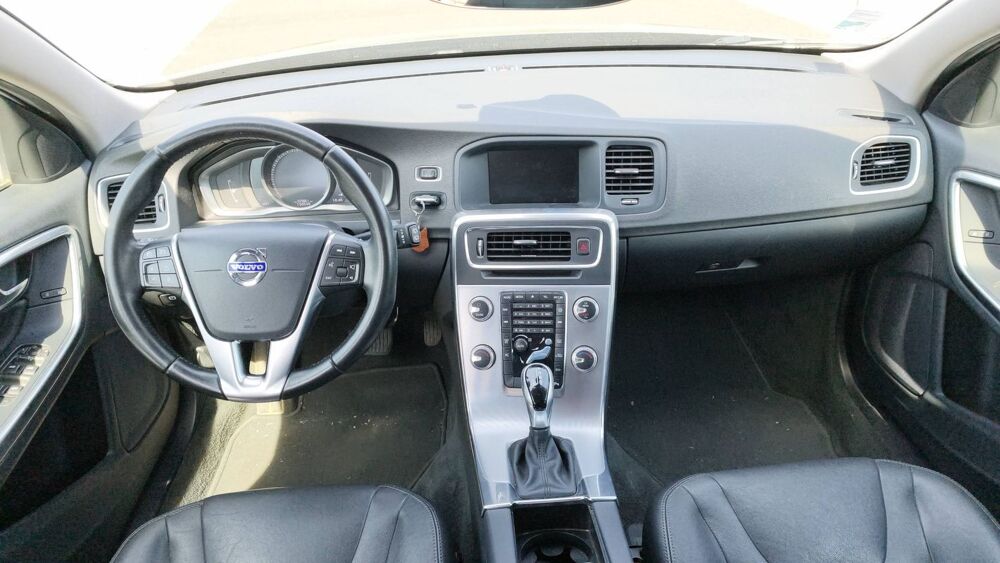 V60 2.0 D3 150 Geartronic 8 Momentum Business 2017 occasion 69008 Lyon