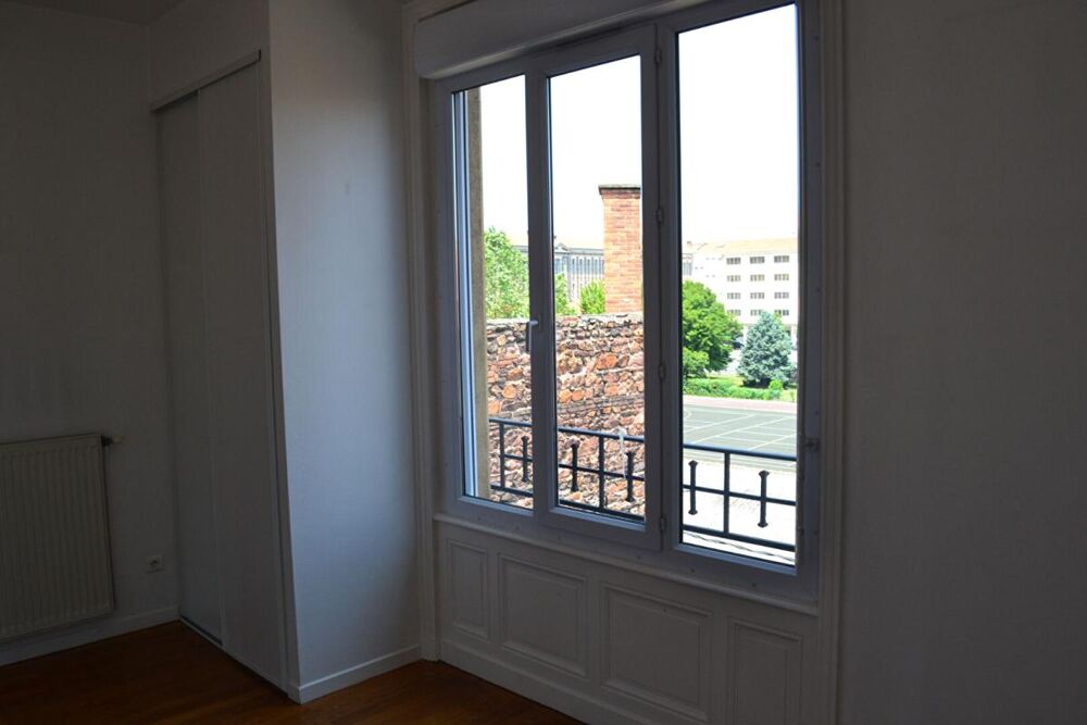 Location Appartement ROANNE  -  APPARTEMENT T4  Hausmmanien Roanne