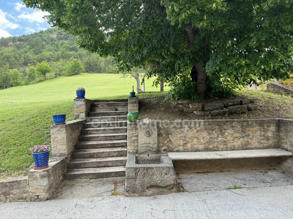  vendre  Proprit/chteau Aiglun (04510)