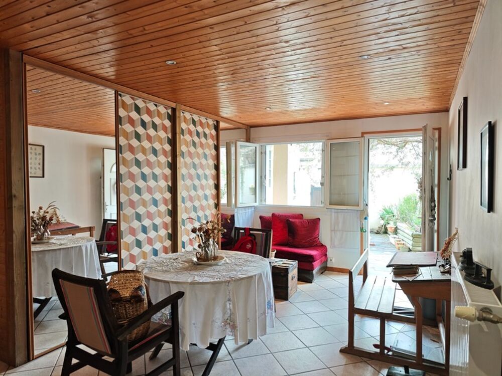 Maison de bourg avec terrasse et vue dégagée  Beaumont (63110)