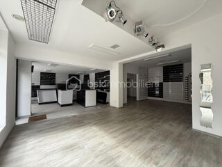  Immeuble à vendre 6 pièces 300 m²