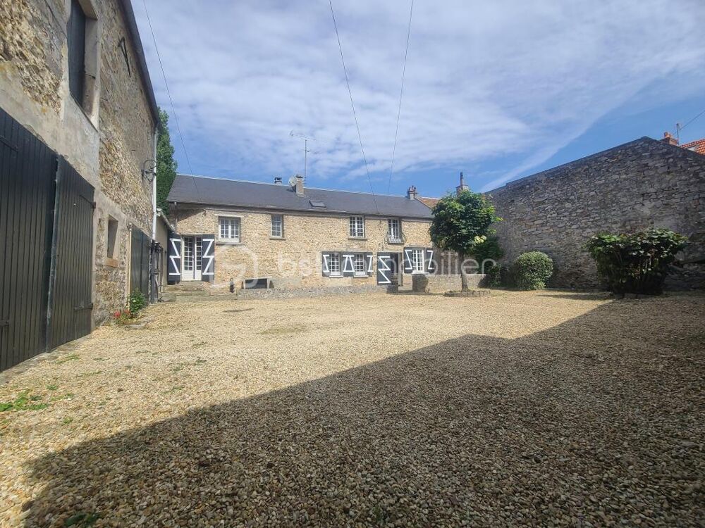 Ancien corps de ferme de caractère de 139 m² sur terrain clos et arboré de 1540 m²