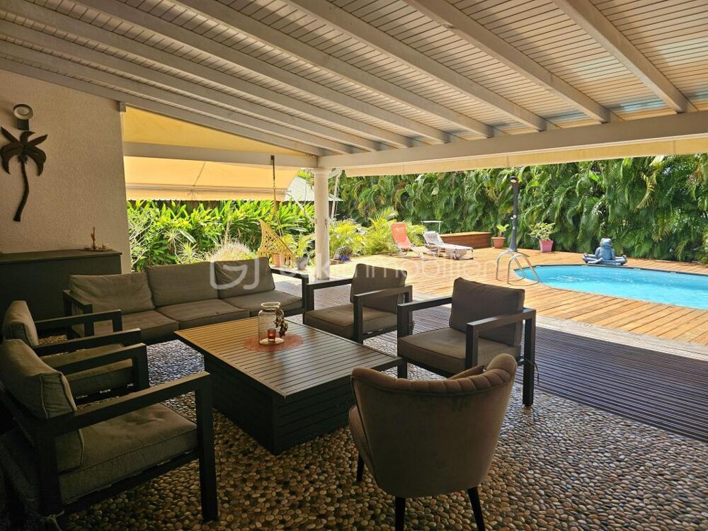MAISON 177 m2 AVEC PISCINE JACUZZI ET DEPENDANCE