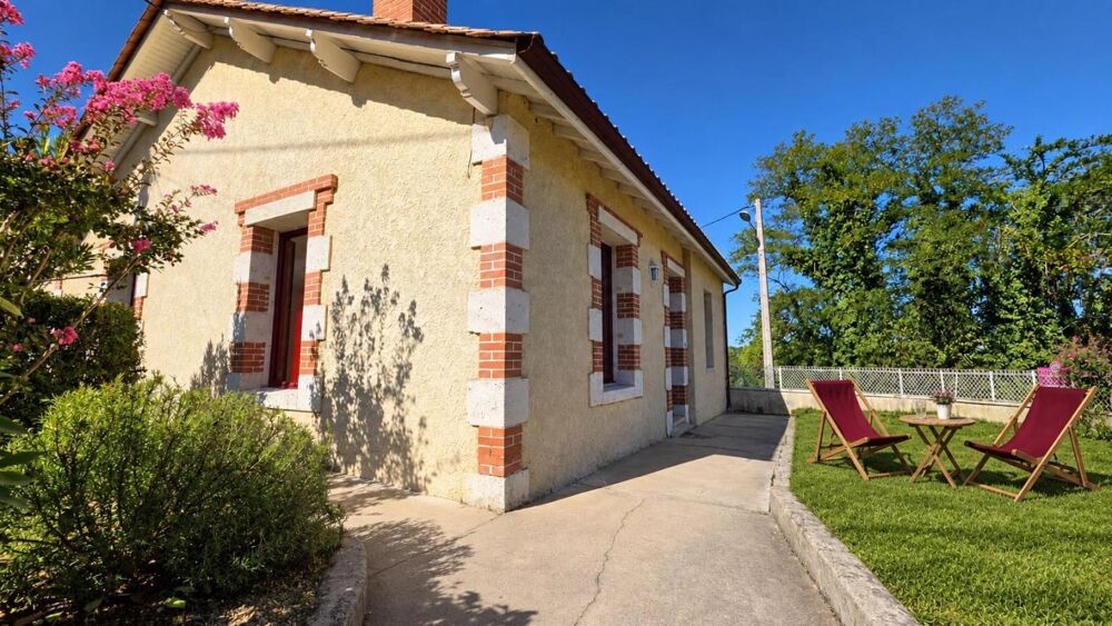 Vente Maison Maison rénovée avec garage et jardin en centre-ville Montpon menesterol