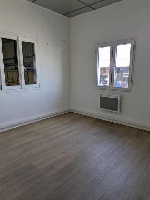   Dpt Savoie (73), à louer CHAMBERY local d'activité 110 M² 