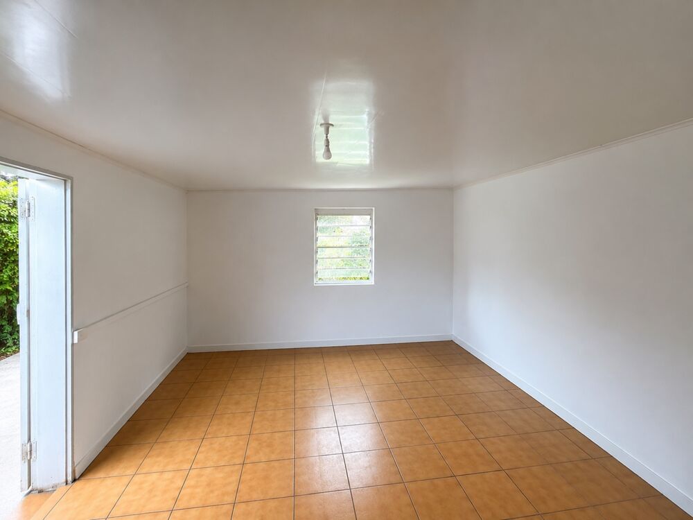 Case T3 à rénover ou terrain à bâtir de 280 m² avec vue mer  Terre Sainte, à 200 m de la plage