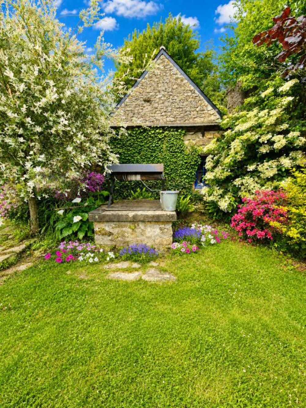 Vente Maison Belle maison en pierres  de 1901 avec  de nombreuses dépendances -134 m² habitables + 236 m2 aménageables supplémentaires - Terr Priziac