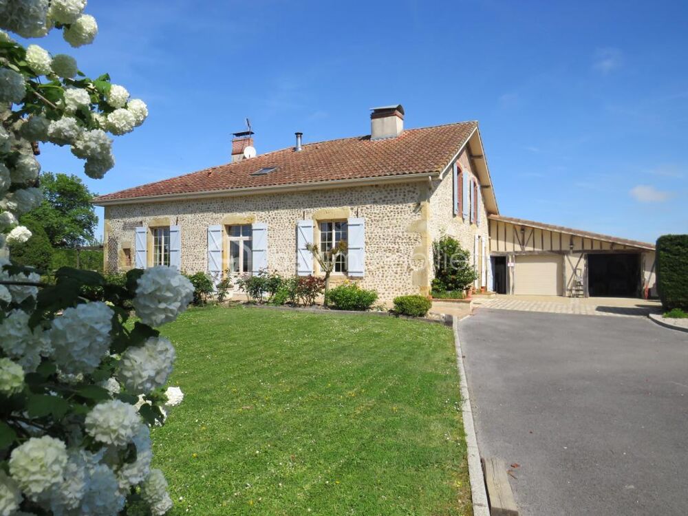 Vente Maison Maison de Caractère Rénovée 7 pièces de 231 m² au calme Aire sur l adour