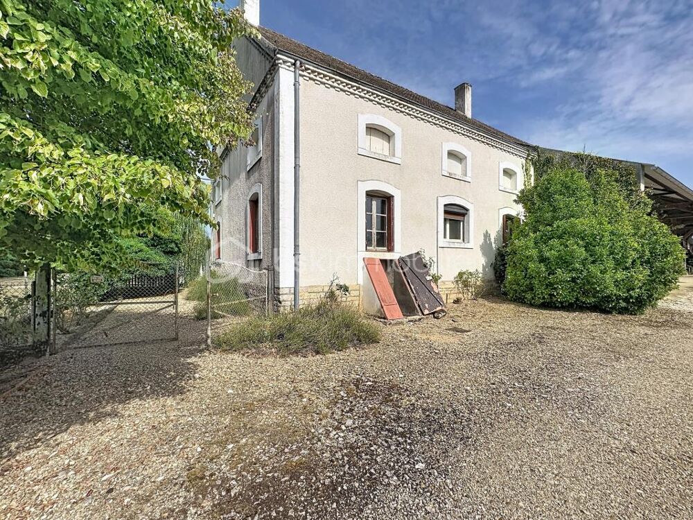 Bel ensemble immobilier comprenant Maison d'habitation, grange, hangar et terrain