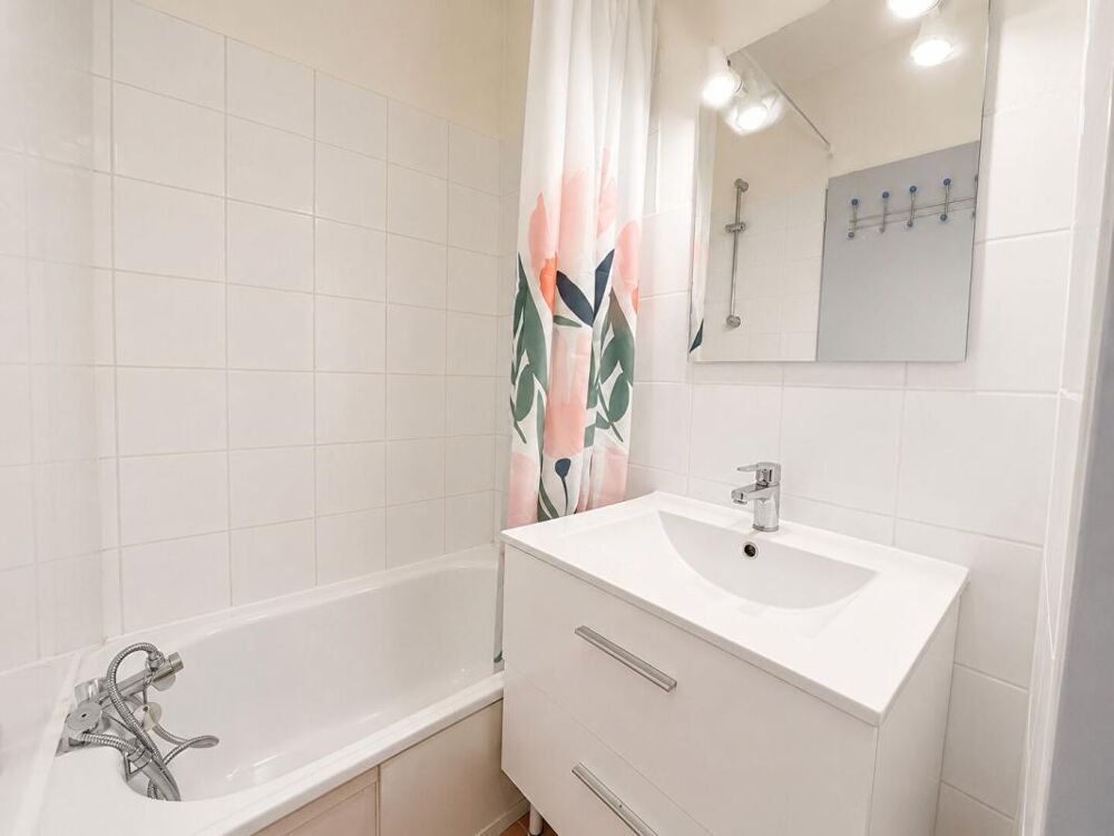 Studio avec balcon, ascenseur et parking - Centre-ville de Cavalaire-sur-Mer