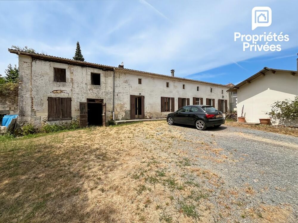 Maison à vendre à Orignolles, 161 m² habitables, dépendances, grand terrain de plus de 3 000 m²