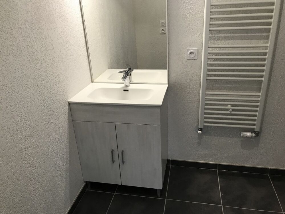 Location Appartement T3 avec parking et balcon à VILLEFONTAINE Villefontaine