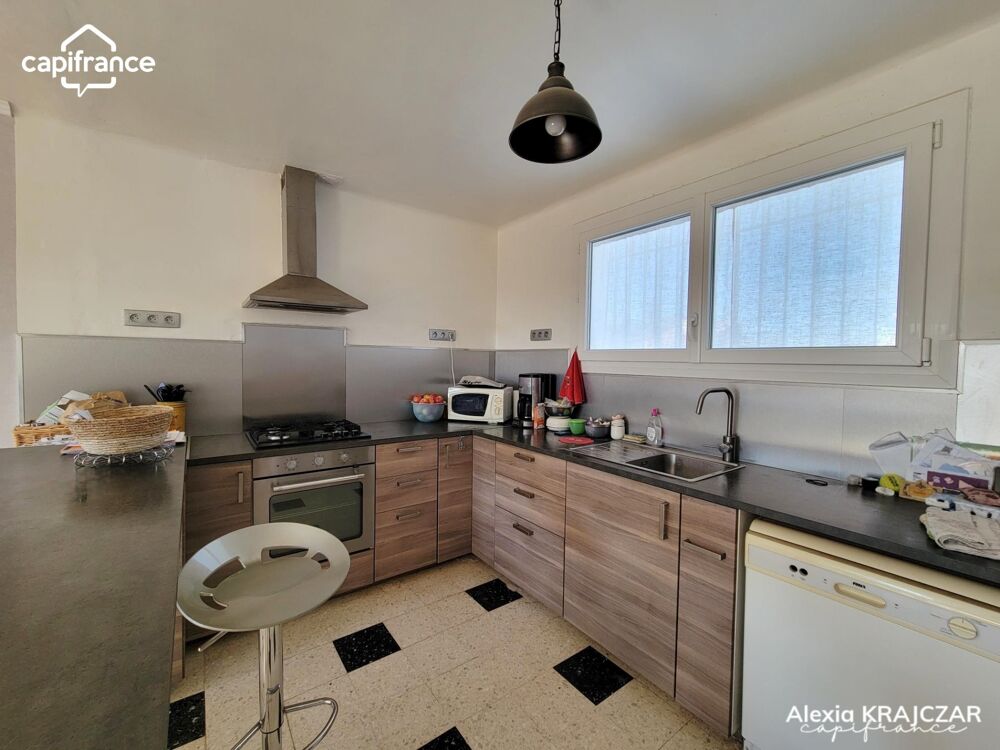 Vente Maison A VENDRE - Maison 117m² - Rez-de-chaussée T2 à rénover - 1er étage T3 - garage - jardin d'environ 120m² - cour - terrasse - PUIM Puimisson
