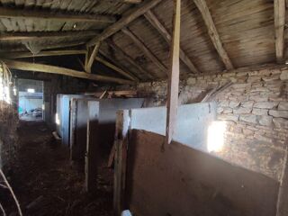  Remise / Grange � vendre 2 pi�ces 46 m� Savigne