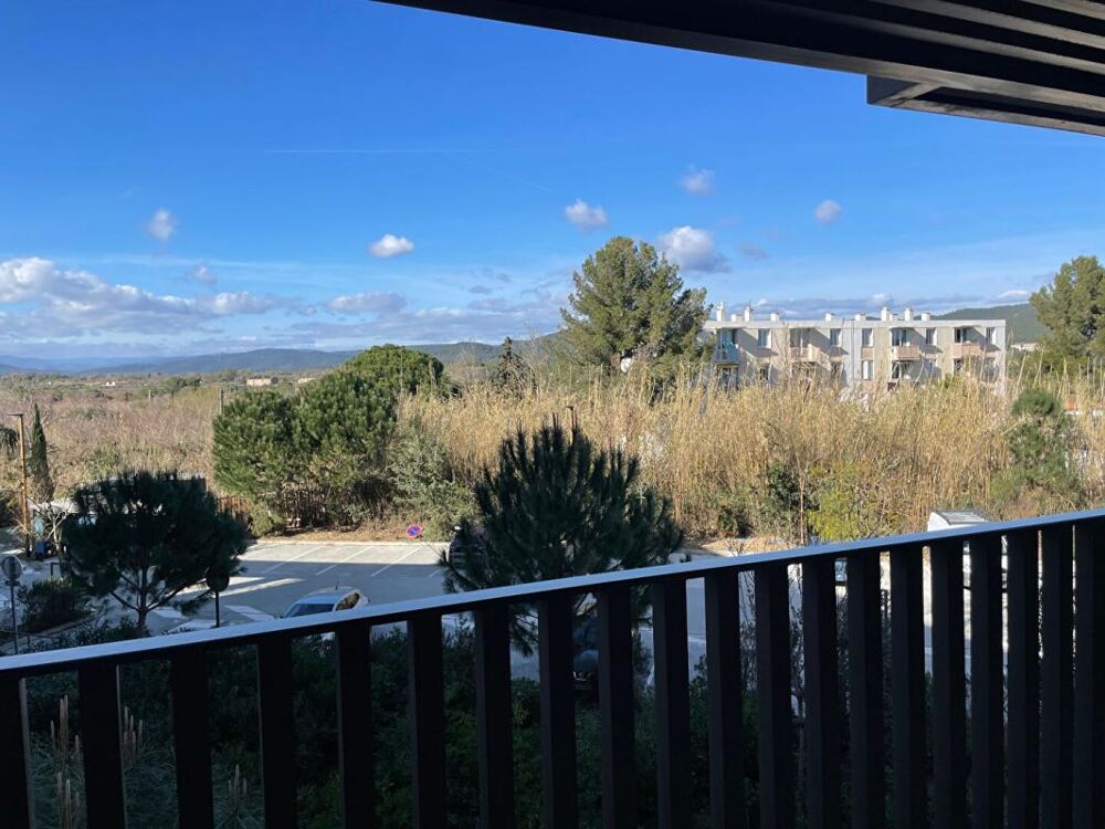 Vente Appartement Plage, Nature et Piscine - T2 récent + parking - Hyères (83400) Hyeres