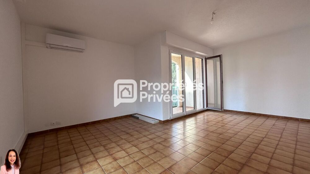 Vente Appartement APPARTEMENT 2 PIÈCES 45 m²  CENTRE-VILLE  ST RAPHAEL - PARKING ? CAVE Saint raphael