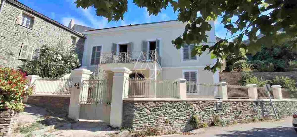 Maison d'Américain au Cap Corse inclut un petit gîte entièrement autonome et indépendant
