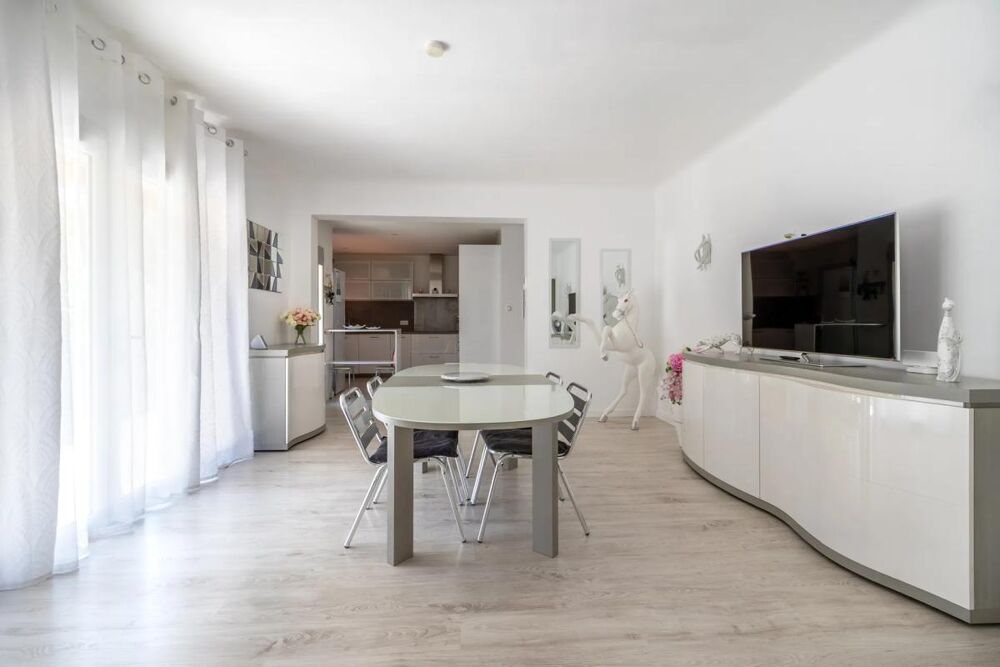 Vente Villa CARCÈS – VILLA FAMILIALE RÉNOVÉE AVEC PISCINE Carces