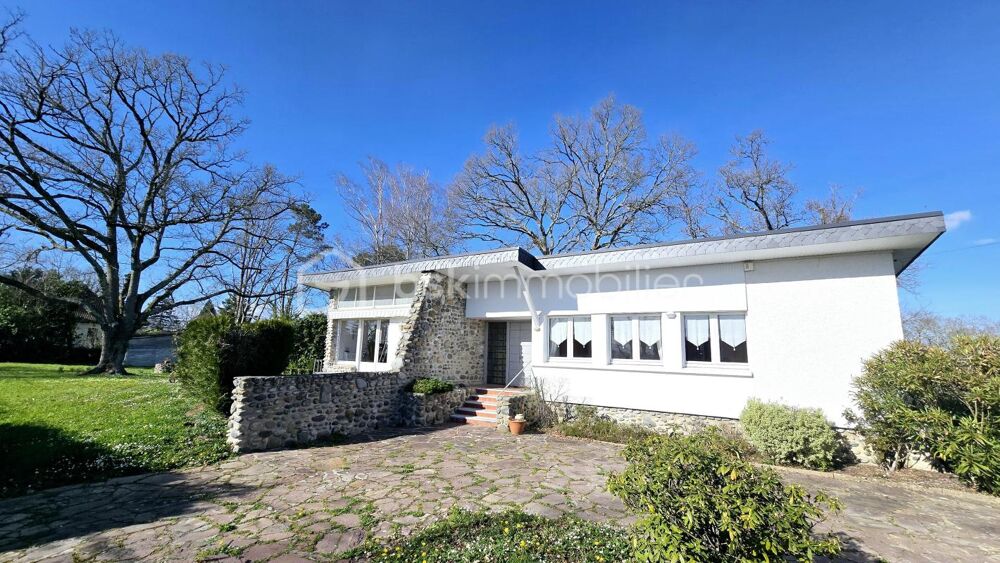 Vente Maison Maison de plain-pied 150 m² – Vue exceptionnelle sur les Pyrénées –Terrain 8 290 m² Buros