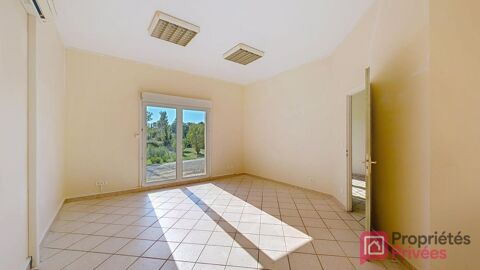   SAINT CHAMAS - Location  Local commercial  150 m2 