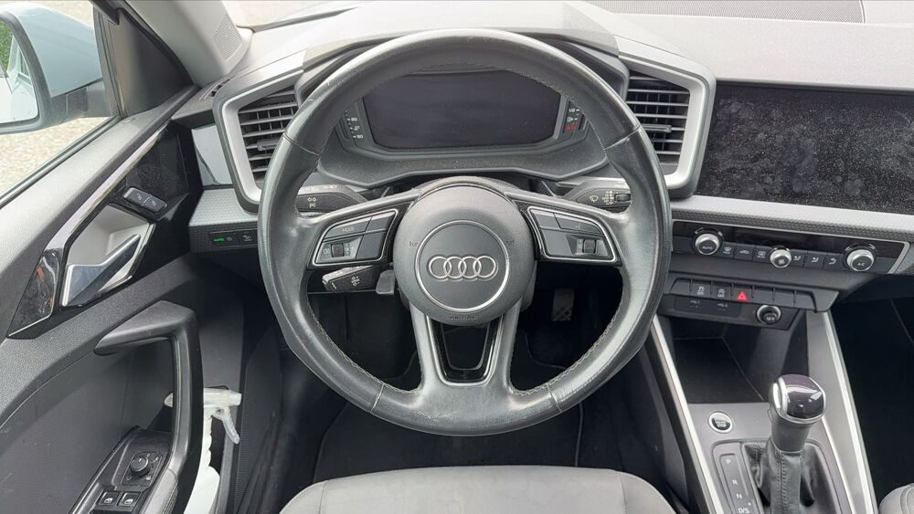 A1 (2) 1.0 TFSI 110 S-Tronic 7 Advanced - Automatique Entretien 2022 occasion 69330 Meyzieu