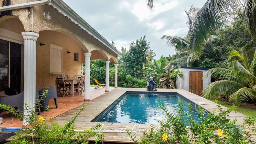 Vente Maison Le Moule - Maison familiale 188 m² avec piscine sur terrain de 1 226 m² Le moule