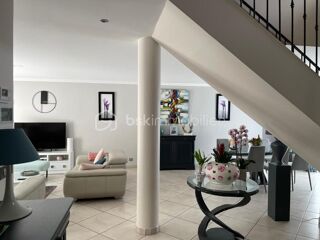  Propriété/château à vendre 6 pièces 350 m²