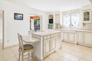  Villa à vendre 6 pièces 250 m²