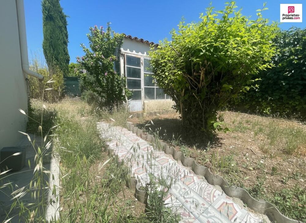 Maison avec garage de 95 m² et jardin