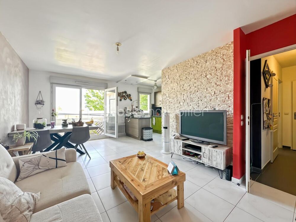 Bel appartement avec balcon et box