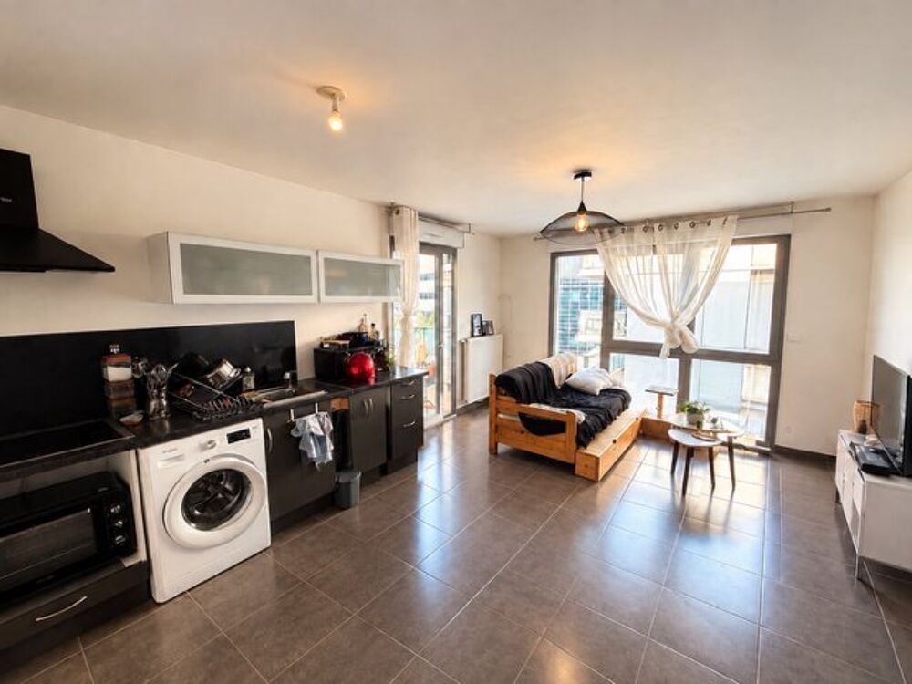 À VENDRE  Appartement 44 m² avec grand balcon et garage  Secteur Châteaucreux