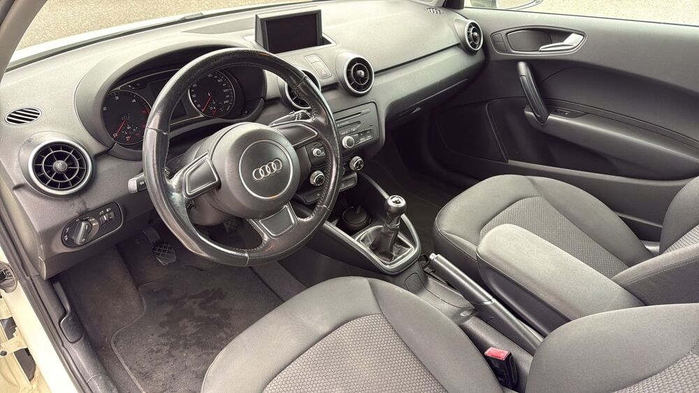A1 I 1.6 TDI 90 Ambiente 2012 occasion 69960 Corbas