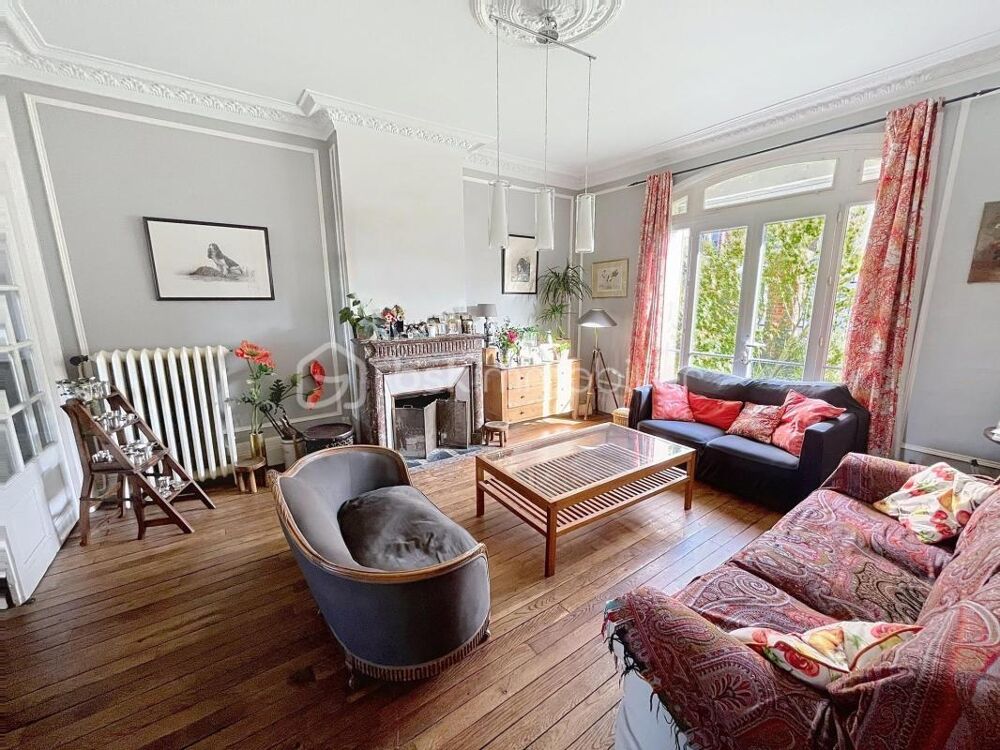 Vente Propriété/Château MAISON DE CARACTERE AVEC  JARDIN ET DÉPENDANCE La fere