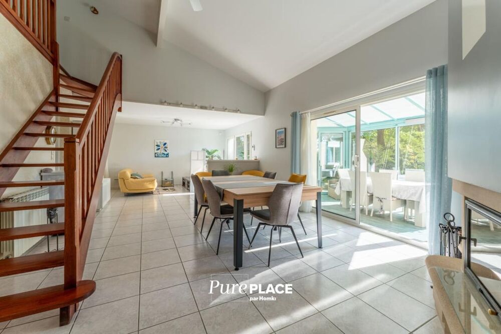 Vente Maison Maison/Villa T5 de 131 m² à Ambarès-et-Lagrave 33440 Ambares et lagrave