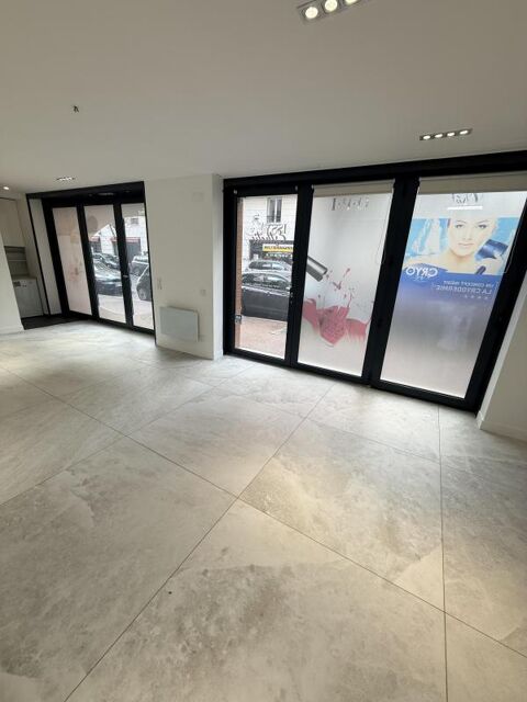A proximit&eacute; des transports, A VENDRE , 37 m&sup2; de bureaux enti&egrave;rement r&eacute;nov&eacute;s 295000 92130 Issy les moulineaux