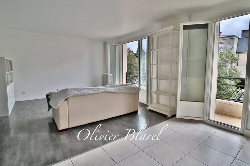 A vendre Le Plessis Robinson - 69m² rénové - 2 chambres - Balcon - Box - Gare 10mn