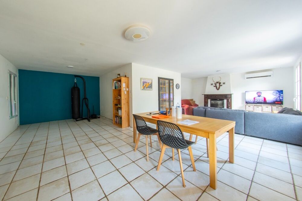PARDAILHAN  MAISON FAMILIALE  5 PIÈCES  PISCINE  VÉRANDA  TERRAIN CLOS 4973M²  PANNEAUX SOLAIRES  CALME  CLIMATISATION 