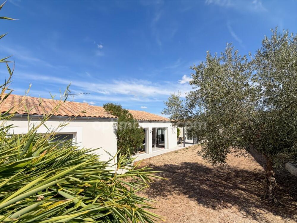 Vente Maison Maison à vendre 4 pièces de plain-pied avec jardin & garage LONGEVES (17) Longeves