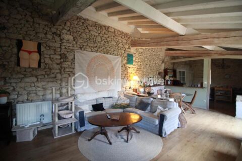   Charmante maison en pierre du XIXe sicle avec dpendances et terrain Maison - 10 pice(s) - 300 m