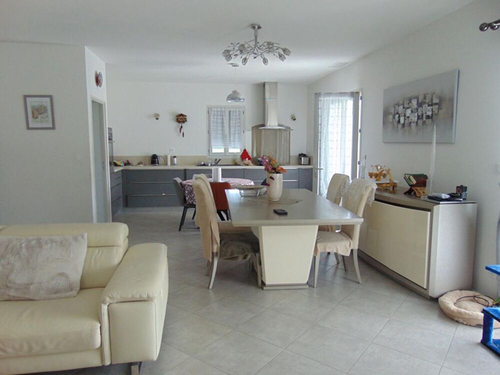 Au 31290 Belle villa sur grand terrain avec piscine