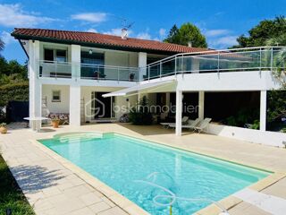  Propriété/château à vendre 6 pièces 238 m²