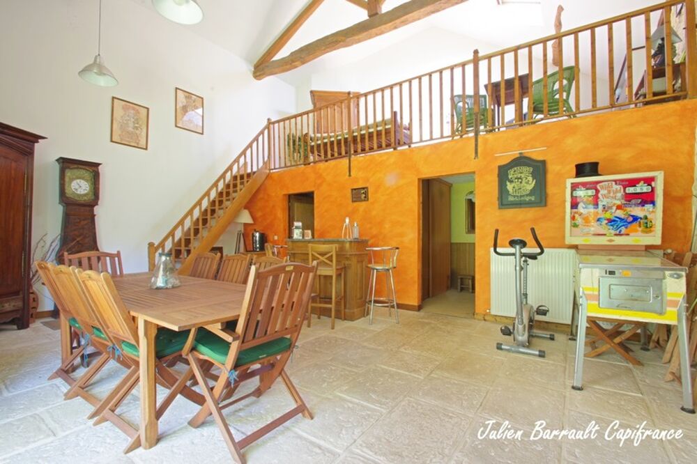 Vente Maison Maison en pierre de 186,64 m² avec 3 chambres rénovée en 1999 sur un terrain de 413 m² Maille