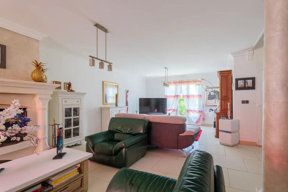 Maison 7 pièces 245 m² · à Claye Souilly · 245 m² · 655 000 €