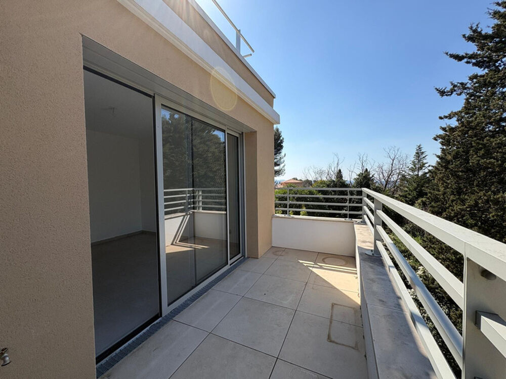 T3 Dernier étage 60m²  Terrasse plein sud  Ascenseur + Parking  Aix Bellegarde