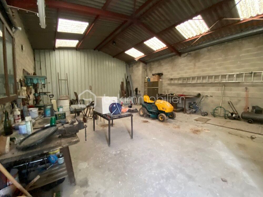 Vente Terrain Atelier, garage sur 755 m2 de terrain constructible Saint remy sur bussy